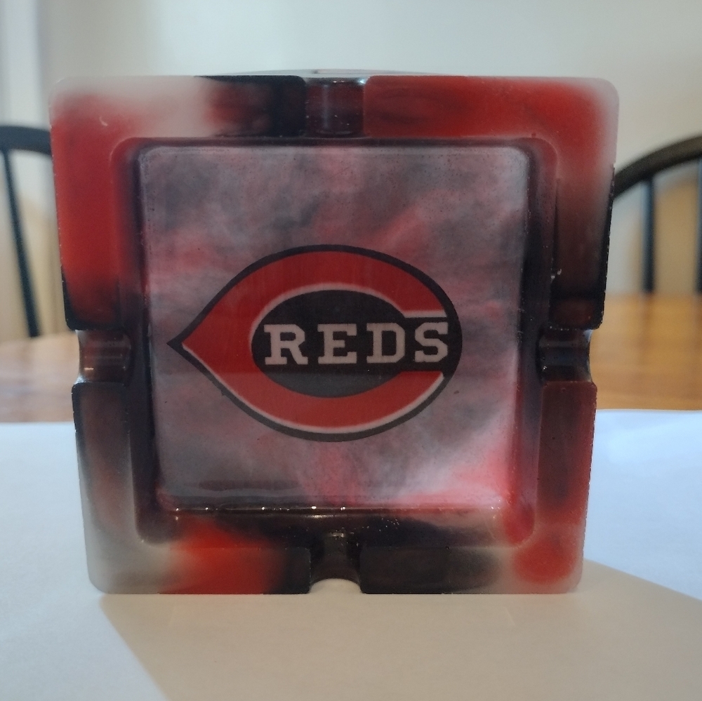 Cincinnati Reds ashtray - Picture 4 of 5